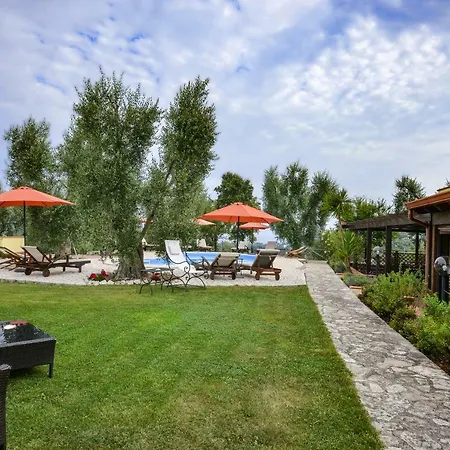Parco Dei Limoni Country house *